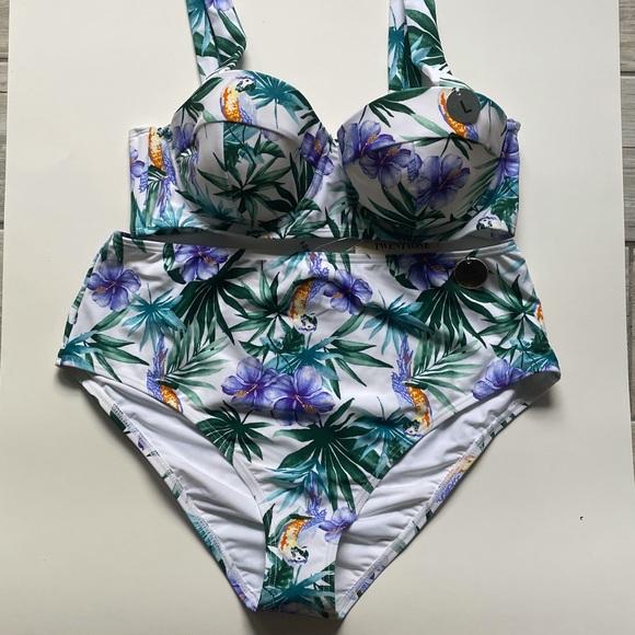 🆕Two piece Tropical swimsuit, top L, bottom XL - Picture 4 of 15